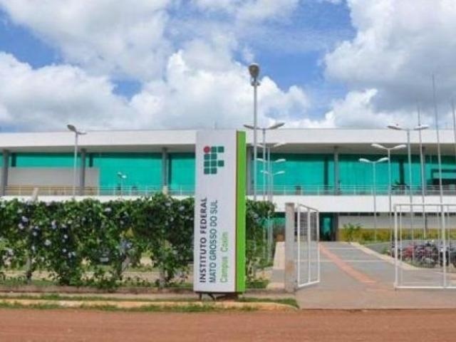 IFMS abre 11 vagas para professor substituto