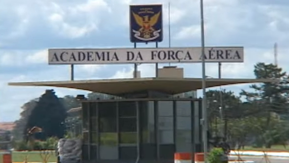 Surto de sarampo atinge 76 cadetes de base aérea em Pirassununga em SP