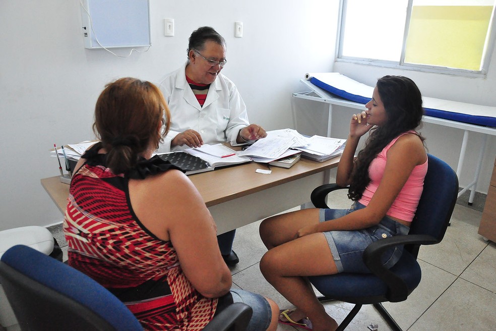 Governo quer Mais Médicos em cidades maiores e postos abertos até mais tarde