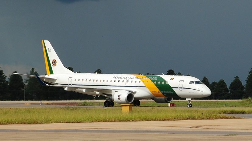 Decreto de Bolsonaro disciplina uso de aeronaves da FAB 
