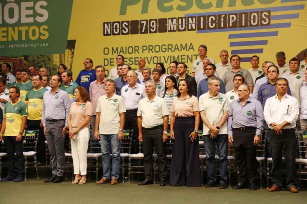 Governo de MS reúne prefeitos e anuncia destinação de R$ 4,2 bilhões para obras