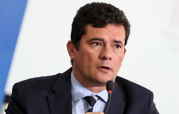 Moro anuncia projeto para aumentar pena de agressores de mulheres