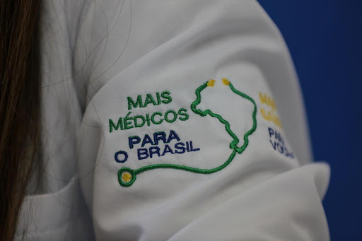 Ministério da Saúde chama 5 mil médicos contra o coronavírus