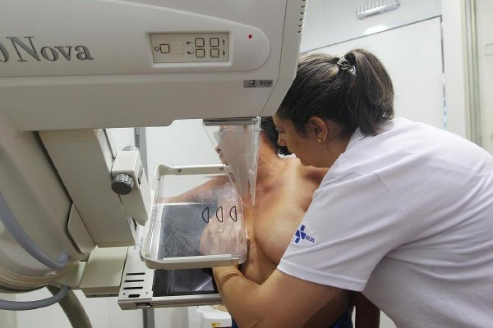 Entra em vigor lei que garante ultrassonografia mamária pelo SUS a mulheres jovens