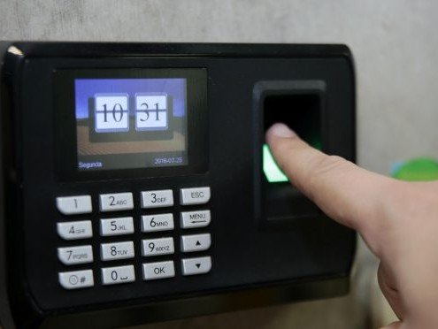Município de MS terá que instalar ponto e divulgar expediente de servidores 