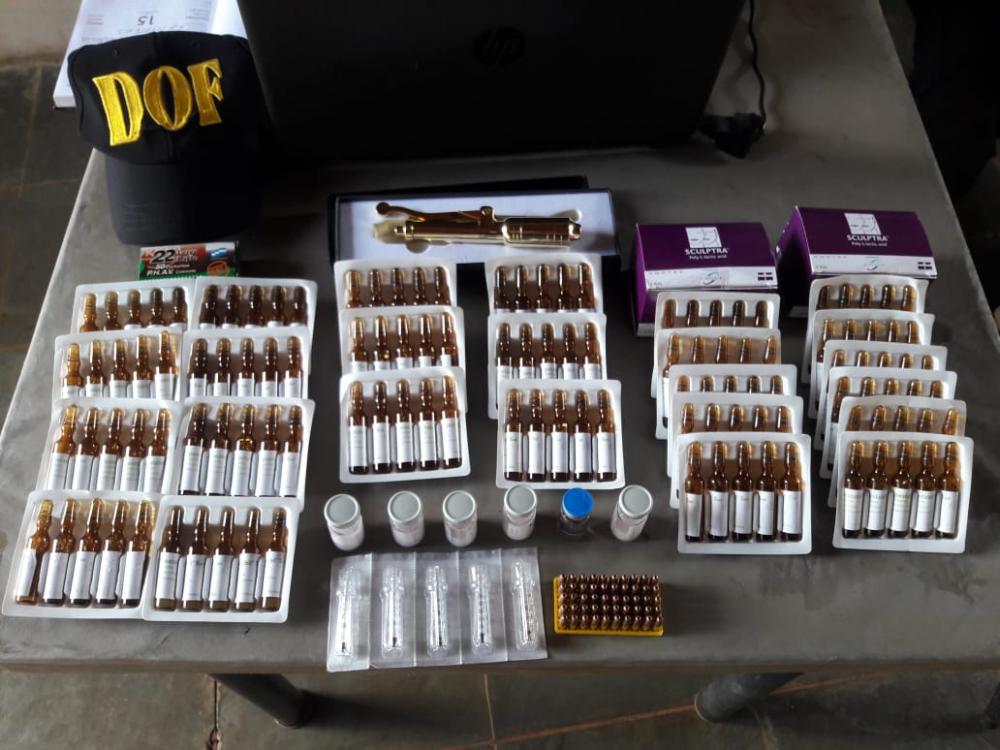 DOF apreende homem com o equivalente a 50 mil reais em remédios de venda proibida no Brasil em Costa Rica