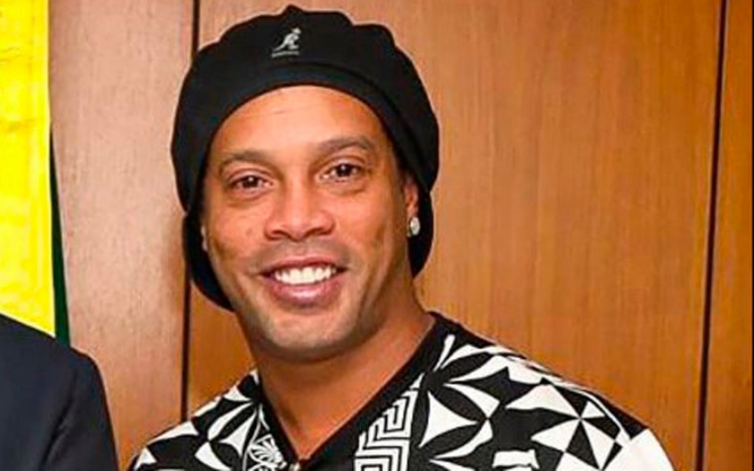 Perícia nos telefones de Ronaldinho e irmão apura ligação com quadrilha