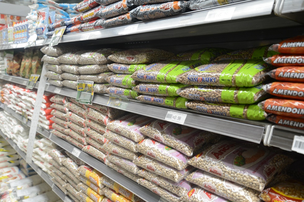 Não há risco de desabastecimento no País, diz associação da indústria de alimento