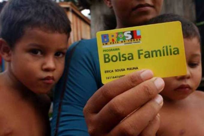 Marco Aurélio suspende cortes no Bolsa Família até fim de calamidade pública