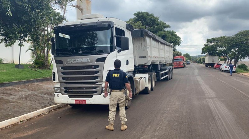 PRF em São Gabriel do Oeste (MS) recupera reboque adulterado