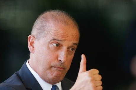 Ministro Onyx diz que os primeiros pagamentos do auxílio de R$ 600 começam nesta terça