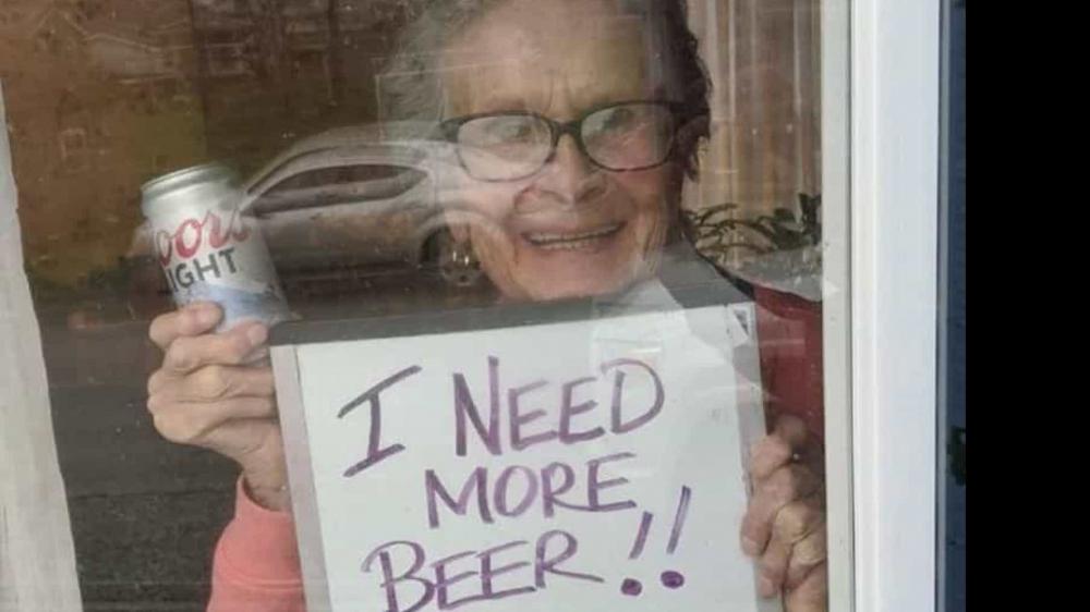 Idosa de 93 anos faz apelo viral: 