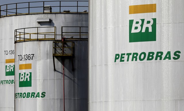 Petrobras reduz em 8% os preços da gasolina e 6% o diesel nas refinaria a partir desta quarta