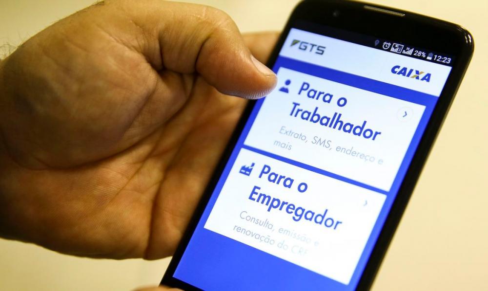 Saque-aniversário para nascido em março e abril começa hoje