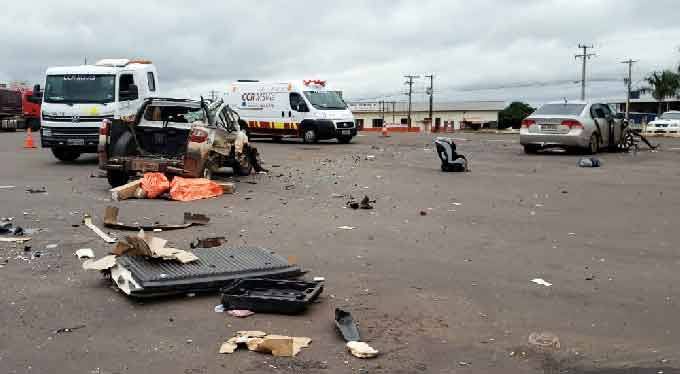 Mulher e bebê de 1 ano ficam feridos após acidente entre dois carros na BR-163