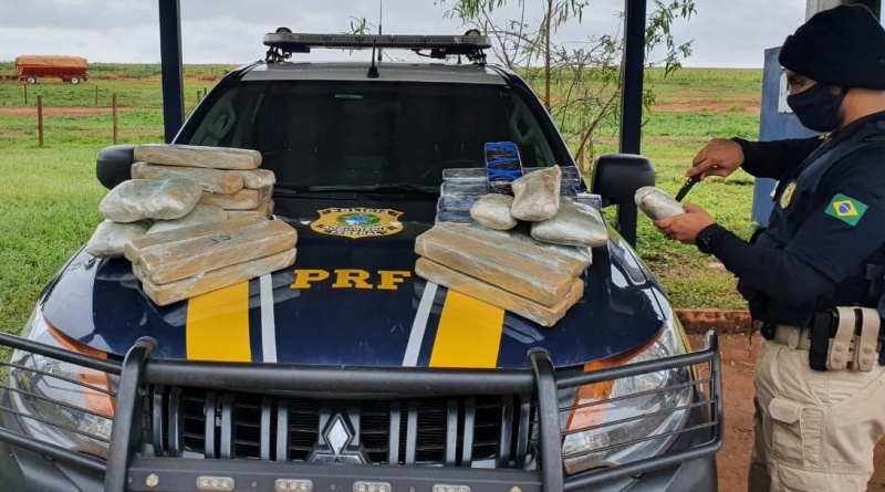 PRF apreende 20,8 Kg de maconha e 3,3 Kg de skunk com passageiro de ônibus em São Gabriel do Oeste