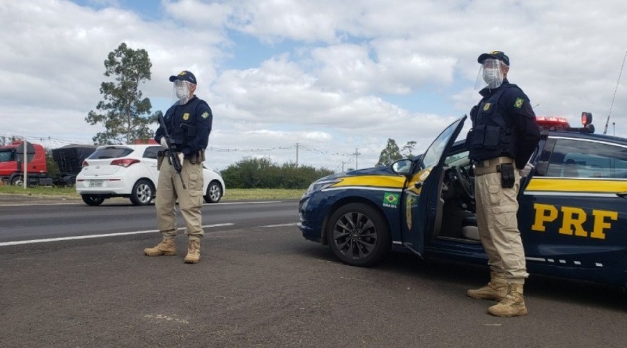Polícia Federal apura suposta fraude em compra de máscaras pela PRF