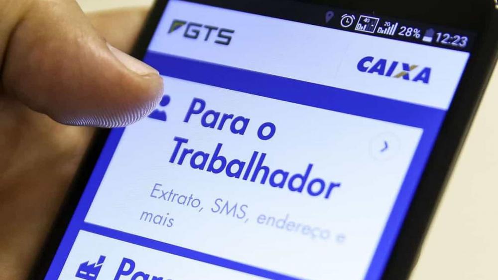 Saque do FGTS seguirá mesmo modelo de auxílio emergencial de R$ 600
