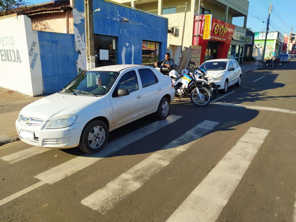 Gtran realiza abordagens e autua veículos irregulares em Coxim
