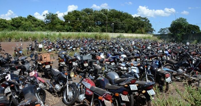 Detran faz leilão com mais de 160 veículos e lances a partir de R$ 400