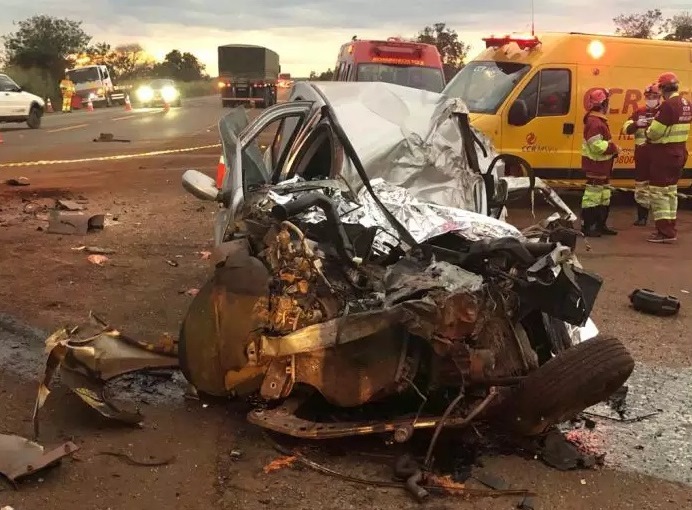 Acidente grave na BR-163 em Nova Alvorada do Sul, deixa dois mortos