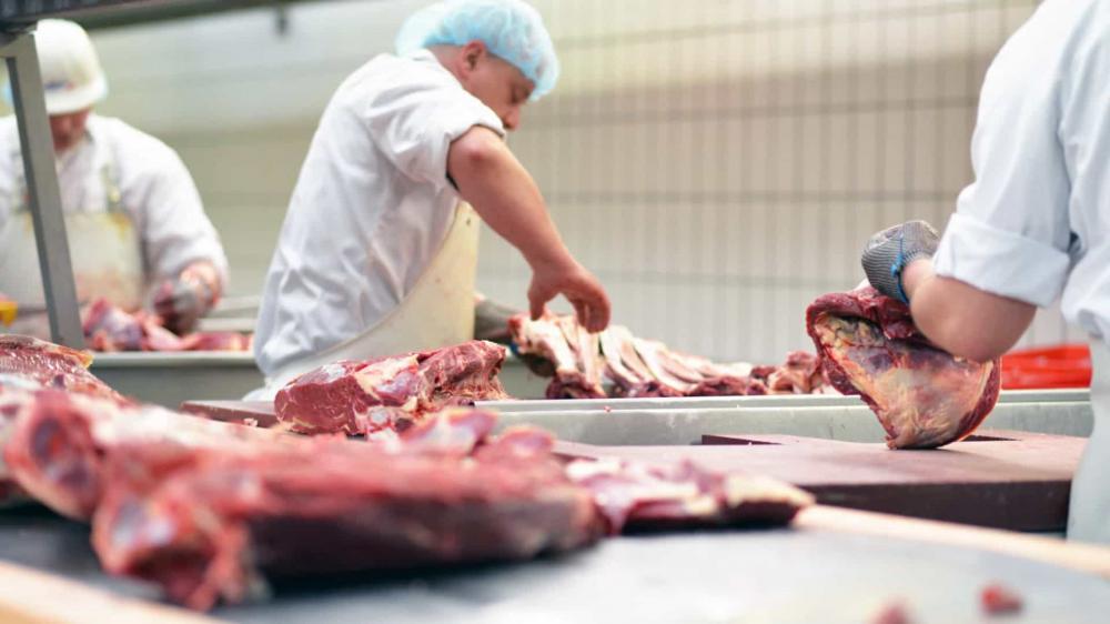 China confirma suspensão de exportação de carne suína da BRF e da JBS