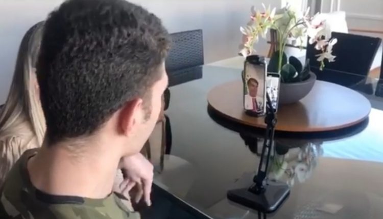 Bolsonaro conversa por vídeo chamada com jovem de MS e fala sobre cloroquina