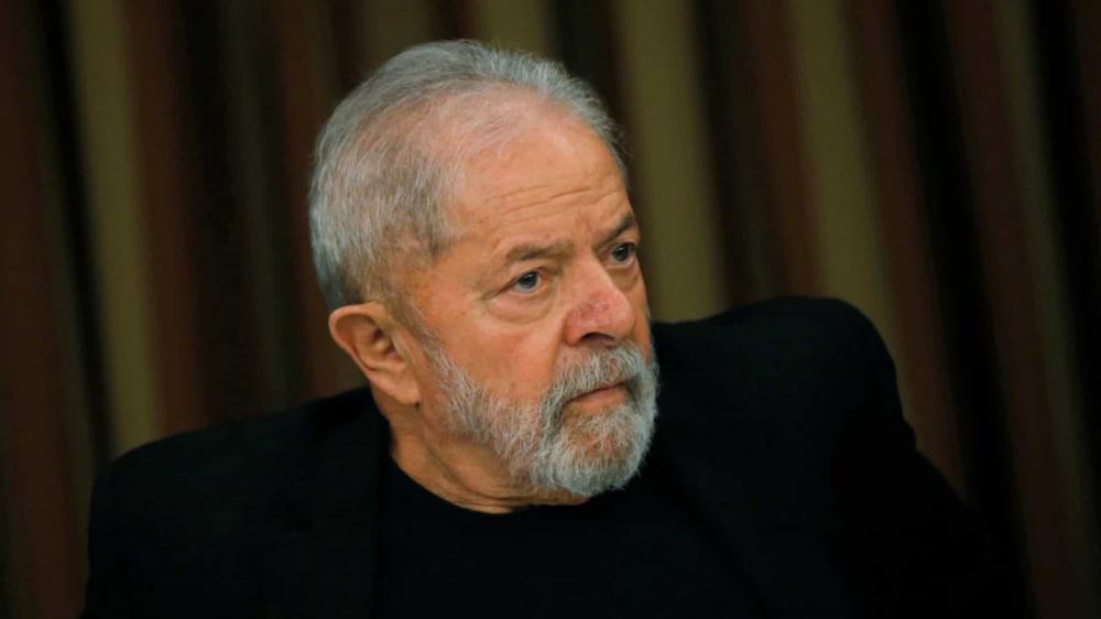 Lula vai ao STJ para obrigar governo a dar informações sobre Lava Jato