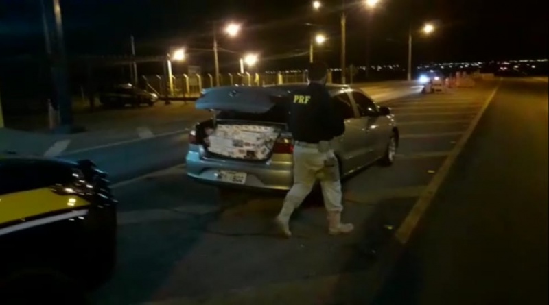 PRF apreende 8 mil maços de cigarro contrabandeados em Bandeirantes (MS)