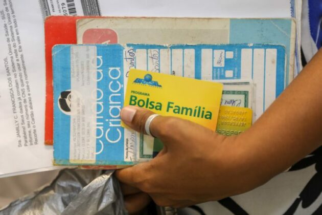 Proposta exige vacinação de crianças e adolescentes para garantir Bolsa Família