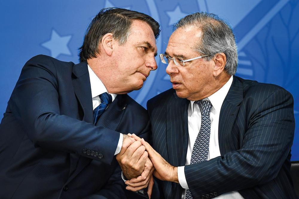 Bolsonaro confirma aval para Guedes discutir novo imposto com o Congresso