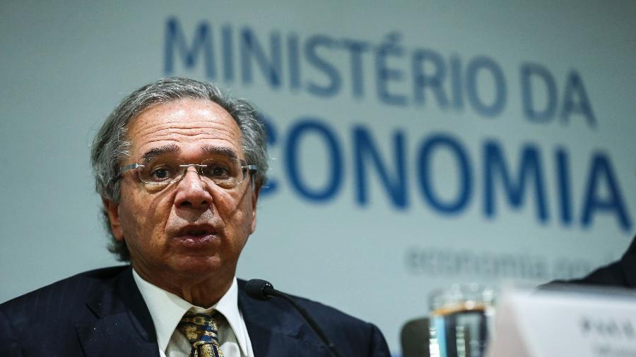 Guedes: Se auxílio fosse R$ 200, R$ 300 dava pra segurar até um ano
