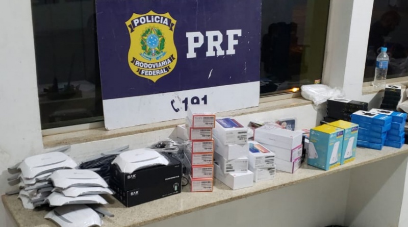 PRF apreende eletrônicos sem documentação fiscal em Bandeirantes 