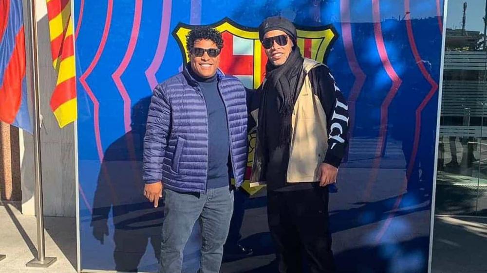 Após mais de 5 meses, Ronaldinho e Assis fazem acordo e são soltos