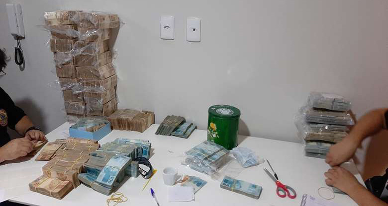 Polícia Federal faz operação contra facção criminosa