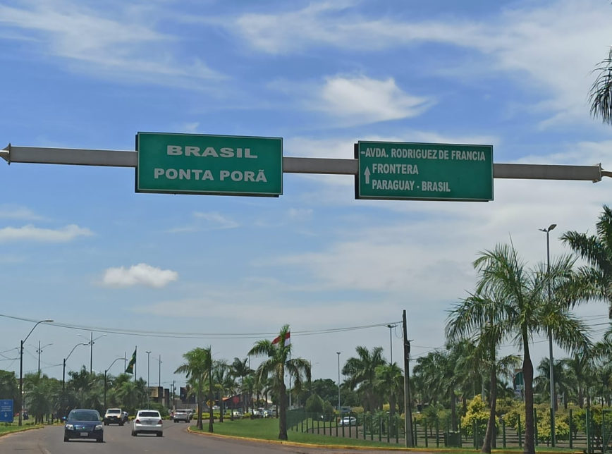Brasil e Paraguai reabrem parcialmente suas fronteiras para comércio