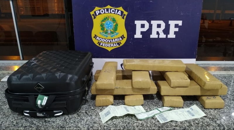 PRF apreende 11,5 Kg de maconha com menor de 17 anos em Coxim