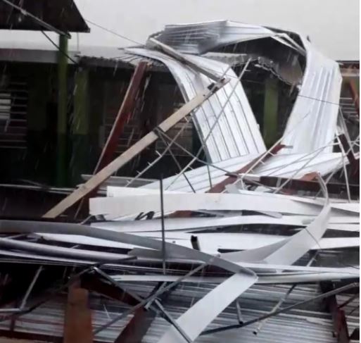 Chuva forte destrói telhado de escola do interior de MS