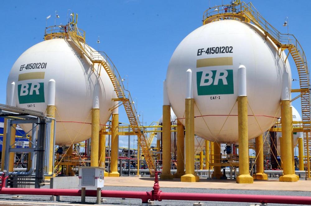 Petrobras reajusta preço de gás natural em 33% para distribuidoras