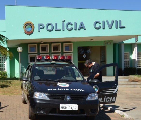 Cansado de ser agredido pela namorada, homem procura a polícia com olho roxo em Coxim