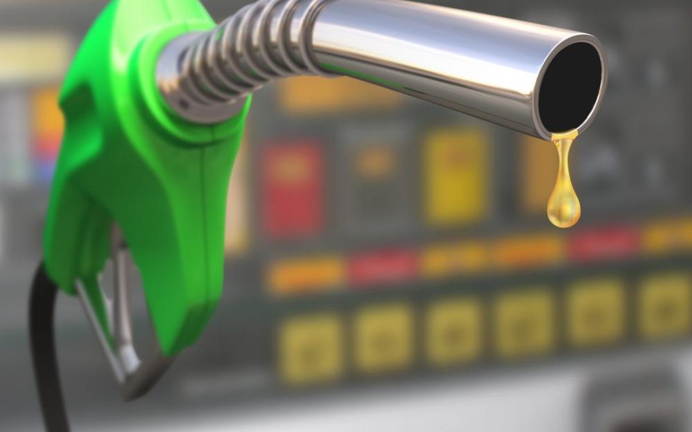 Petrobras eleva diesel em 4% e gasolina em 5% a partir de terça-feira