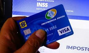 Ministério da Economia estuda antecipar 13º de aposentados