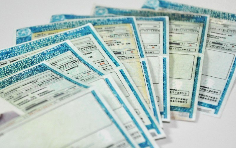 CNH vencida em janeiro do ano passado, precisa ser renovada até este mês