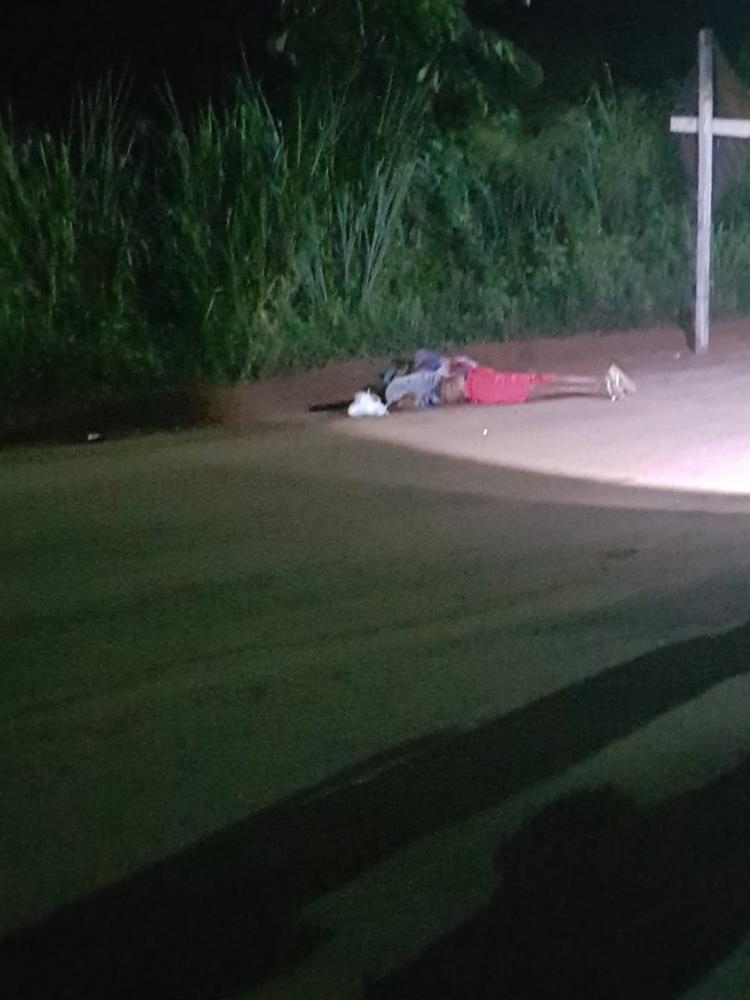 Dois jovem são mortos a tiro, na rodovia Lauredano Mendes Fontoura.