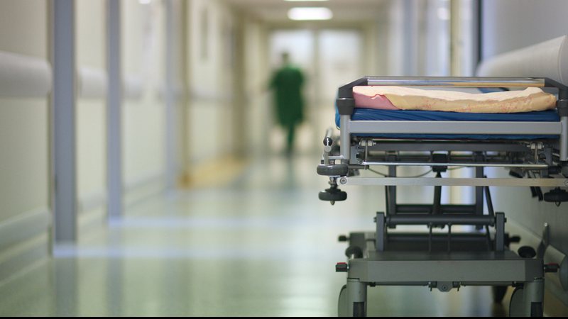 Enfermeiro dopa e estupra paciente em banheiro de hospital em MS