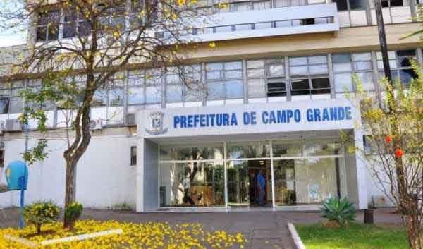 Decreto prevê volta ao trabalho presencial de servidor que recusou vacina contra Covid-19
