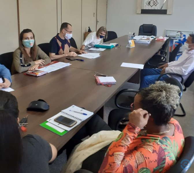  Representando os professores, Simted participa de reunião sobre reajuste salarial em Coxim