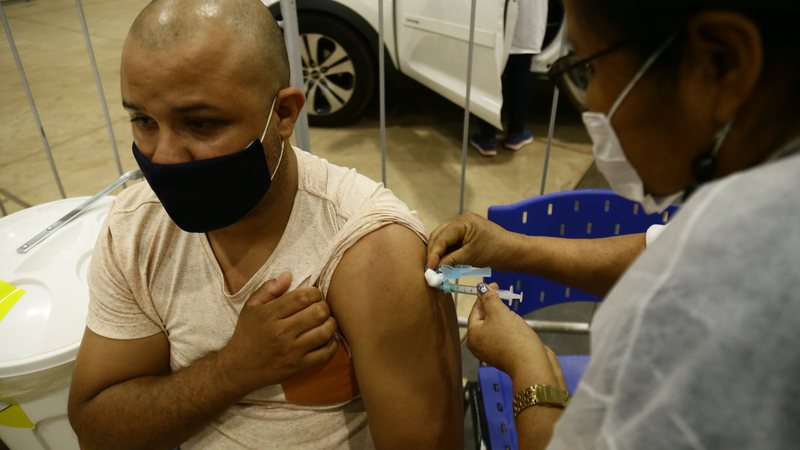 Covid-19: 62,7% dos municípios no país relatam aumento de casos