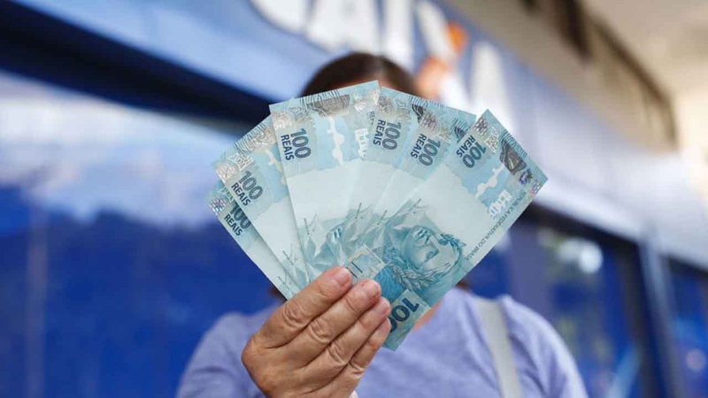 Auxílio emergencial: trabalhadores nascidos em fevereiro podem sacar benefício nesta sexta