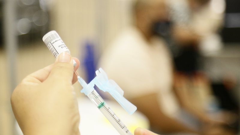 Mais de 60 mil pessoas a partir 18 anos foram imunizadas contra o coronavírus em Corumbá